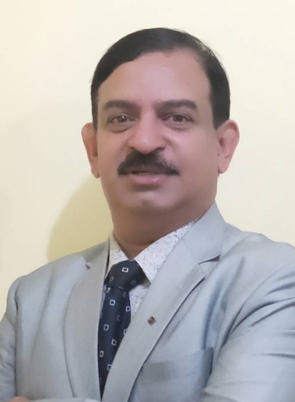 Dr. Celso Fernandes, Financial Strategist